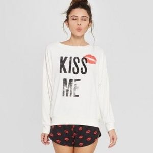 SUPER Soft Kiss Me Pajama Top